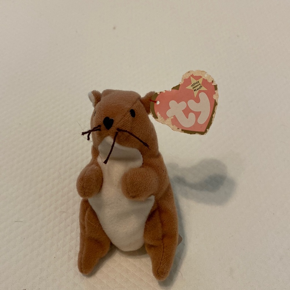 Ty Teenie Beanie Baby Brown White Nuts the Squirrel w/ Tag McDonalds Happy Meal